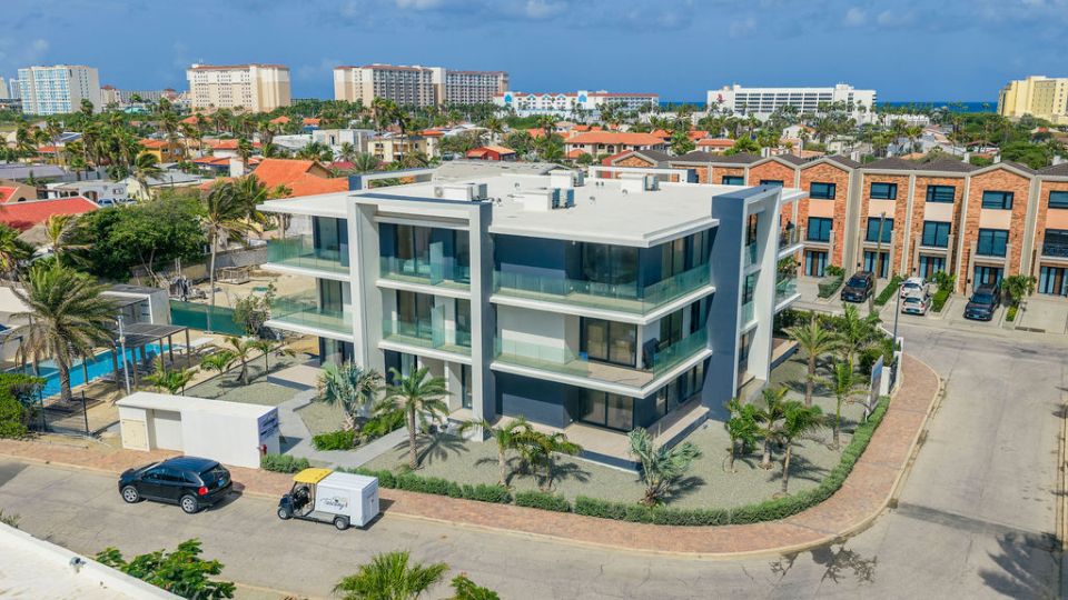 Arashi Boutique Condominiums